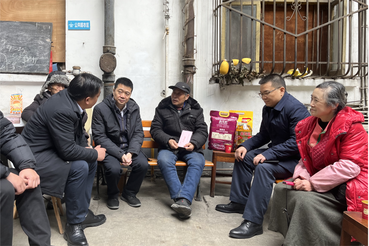 省尊龙集团领导班子成员走访慰问生活困难党员、老党员、老干部